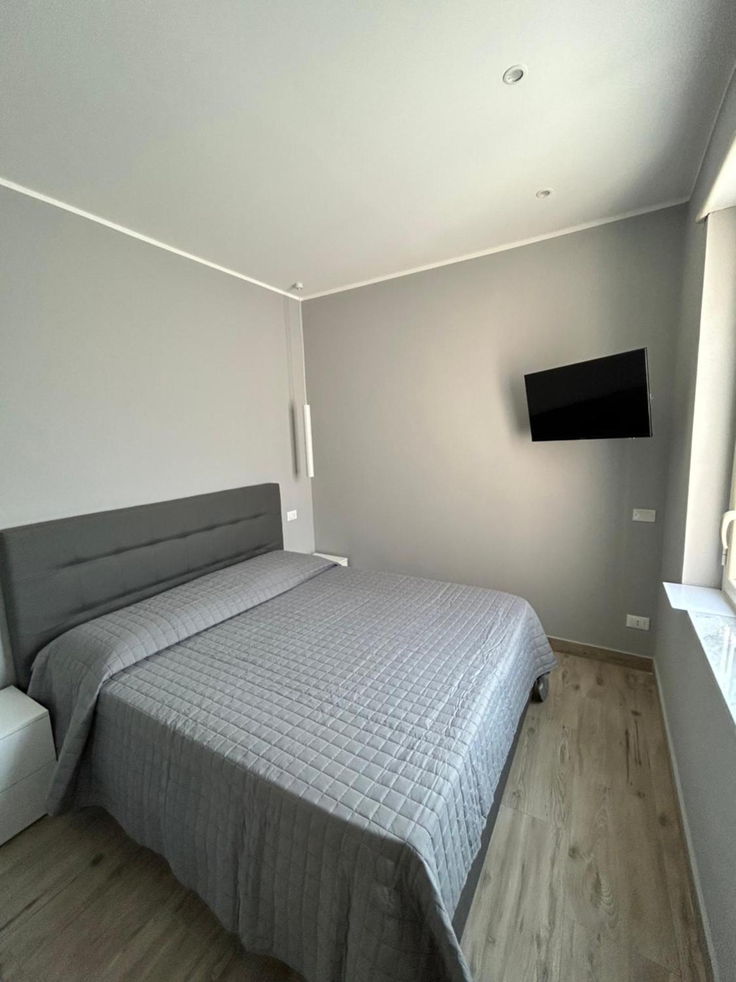 Aqua B&B - Rooms And Apartments ミラッツォ エクステリア 写真